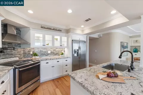2501 Pine Knoll Dr #8, Walnut Creek, CA 94595