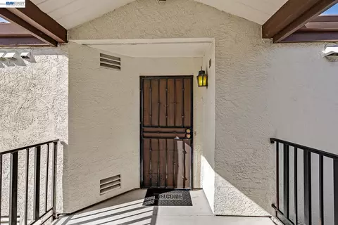 21117 Gary Dr #217, Hayward, CA 94546