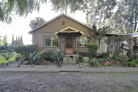 1177 Thiel Rd, Hayward, CA 94544