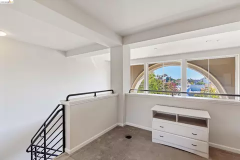 Entry Way - 88 E 6th St #215, Pittsburg, CA 94565 photo 3 of 3