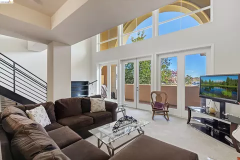 Living - 88 E 6th St #215, Pittsburg, CA 94565 photo 4 of 4