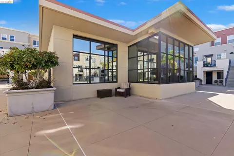 Exterior - 88 E 6th St #215, Pittsburg, CA 94565 photo 2 of 5