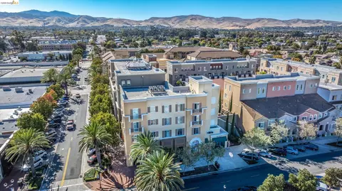 View/Area - 88 E 6th St #215, Pittsburg, CA 94565 photo 1 of 8