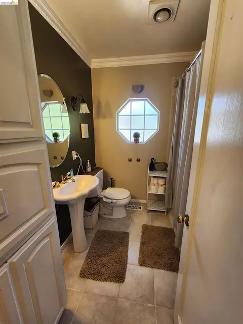 Bath - 21 Monte Vista Ave, Vallejo, CA 94590 photo 1 of 1