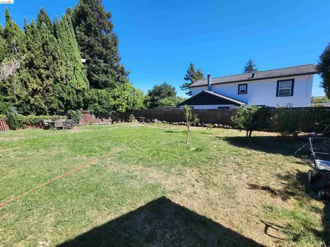 Exterior - 21 Monte Vista Ave, Vallejo, CA 94590 photo 8 of 13
