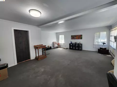 Living - 21 Monte Vista Ave, Vallejo, CA 94590 photo 4 of 4
