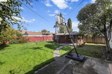 Exterior - 104 Foster St, Vallejo, CA 94591 photo 8 of 11