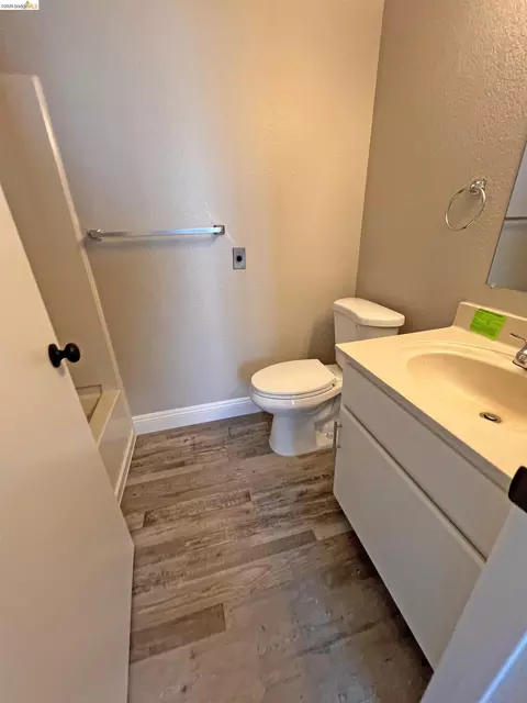 Bath - 297 Lighthouse Dr, Vallejo, CA 94590 photo 3 of 4