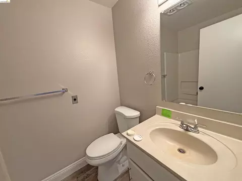 Bath - 297 Lighthouse Dr, Vallejo, CA 94590 photo 4 of 4