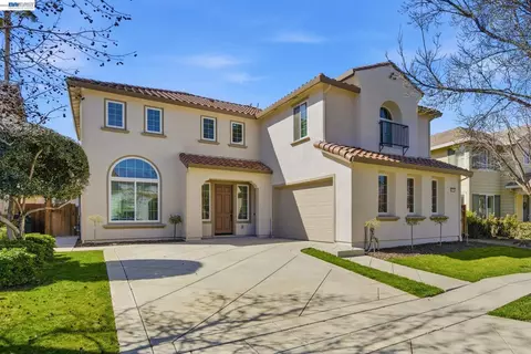 151 S Vista Hermosa St, Mountain House, CA 95391