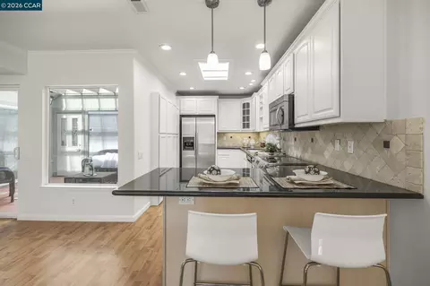 2300 Tice Creek Dr #2, Walnut Creek, CA 94595