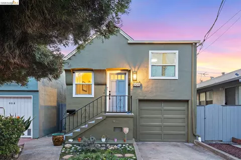 926 Pierce St, Albany, CA 94706 photo 1