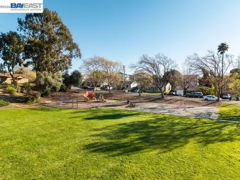 347 E T St, Benicia, CA 94510 photo 29