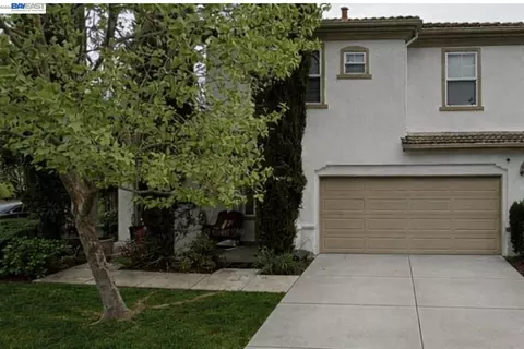 3 Marblehead Ln, Novato, CA 94949