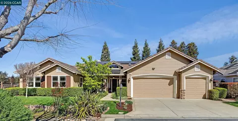 5 Pardi Ln, Clayton, CA 94517