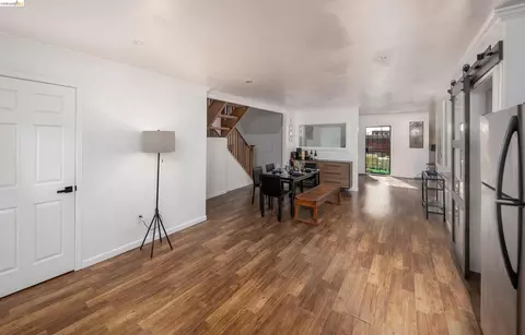 Entry Way - 414 E 12th St, Oakland, CA 94606 photo 1 of 2