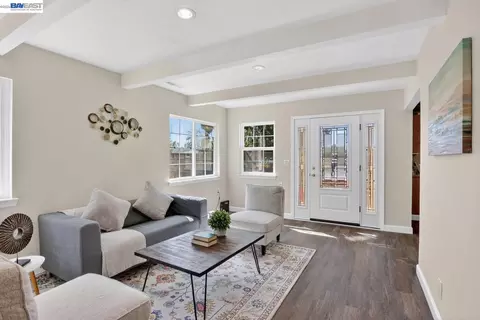 320 Monmouth Dr, Milpitas, CA 95035