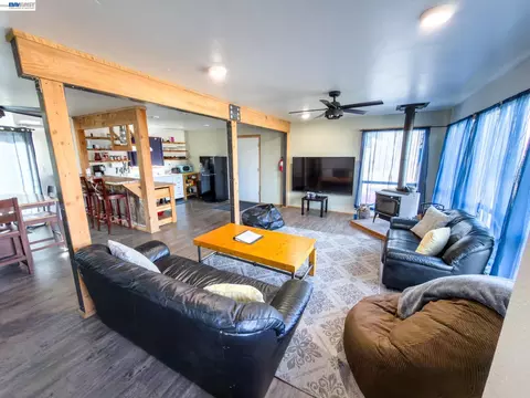Living - 609 E 7th St, Alturas, CA 96101 photo 1 of 2