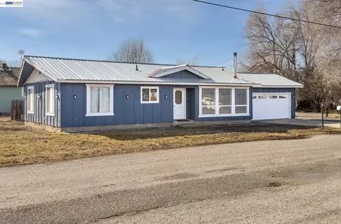 609 E 7th St, Alturas, CA 96101