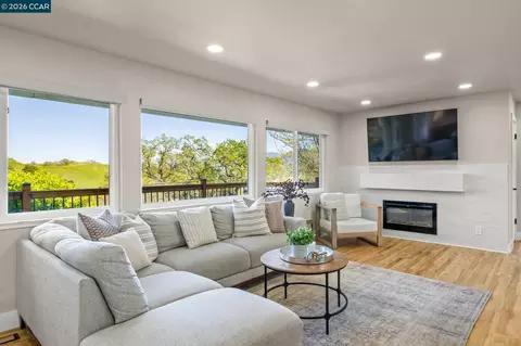 100 Hillcroft Way, Walnut Creek, CA 94597