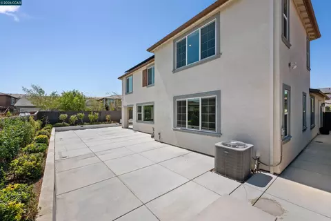 Exterior - 6274 Carousel Ave, Tracy, CA 95377 photo 6 of 7