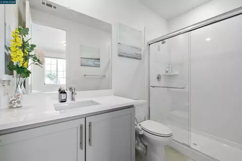 Bath - 6274 Carousel Ave, Tracy, CA 95377 photo 5 of 7