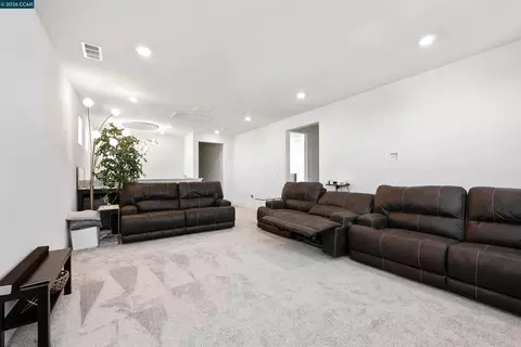Entry Way - 6274 Carousel Ave, Tracy, CA 95377 photo 5 of 6