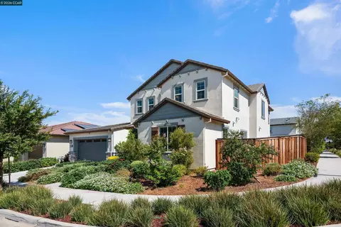Exterior - 6274 Carousel Ave, Tracy, CA 95377 photo 2 of 7