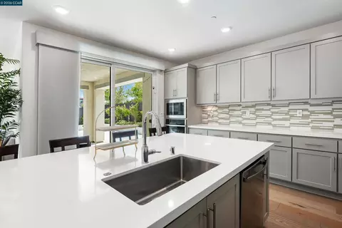 Kitchen - 6274 Carousel Ave, Tracy, CA 95377 photo 5 of 6