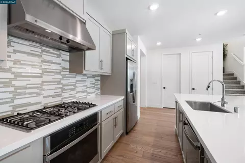 Kitchen - 6274 Carousel Ave, Tracy, CA 95377 photo 3 of 6