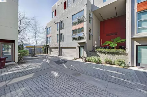 6466 Hollis St #182, Emeryville, CA 94608