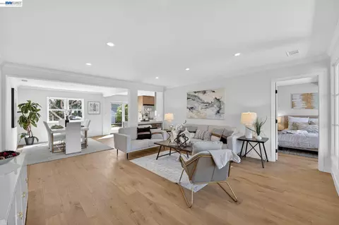 792 8th Ave, Redwood City, CA 94063