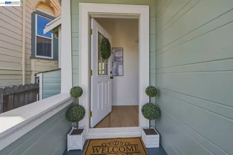 Entry Way - 1726 Eagle Ave, Alameda, CA 94501 photo 1 of 2