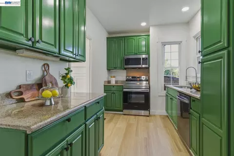 Kitchen - 1726 Eagle Ave, Alameda, CA 94501 photo 2 of 4