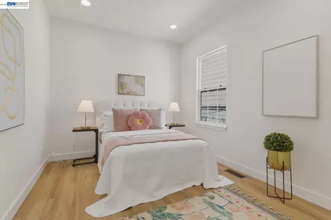 Bedroom - 1726 Eagle Ave, Alameda, CA 94501 photo 1 of 8