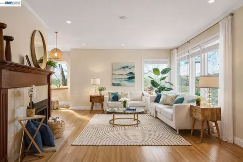 17676 Garland Ct, Castro Valley, CA 94546