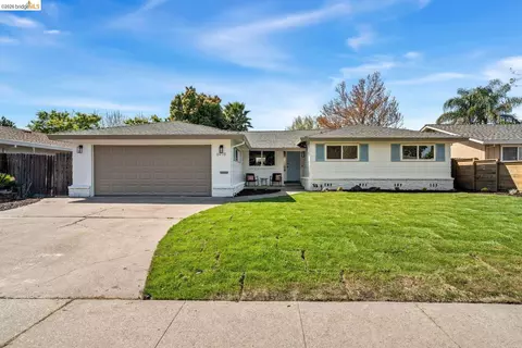 6978 Flintwood Way, Sacramento, CA 95831