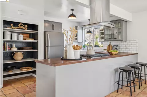 1550 Havenscourt Blvd, Oakland, CA 94621