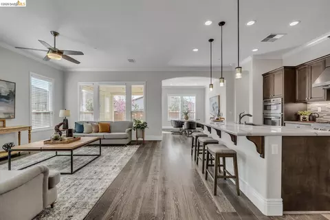 2002 Tempranillo Ln, Brentwood, CA 94513