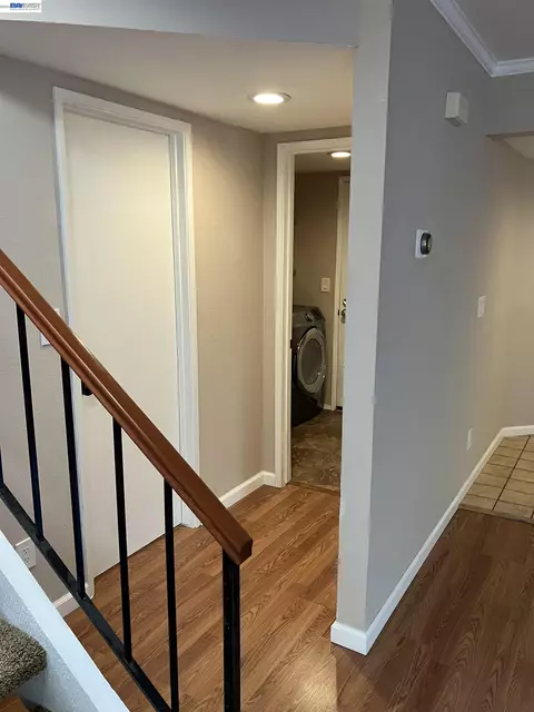 Entry Way - 181 Yachtsman Dr, Vallejo, CA 94591 photo 2 of 7