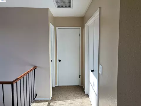 Entry Way - 181 Yachtsman Dr, Vallejo, CA 94591 photo 7 of 7