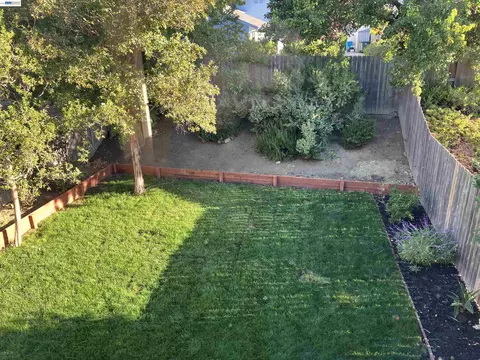 Exterior - 181 Yachtsman Dr, Vallejo, CA 94591 photo 14 of 15