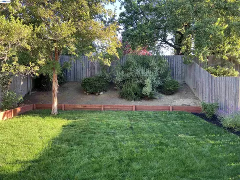 Exterior - 181 Yachtsman Dr, Vallejo, CA 94591 photo 10 of 15