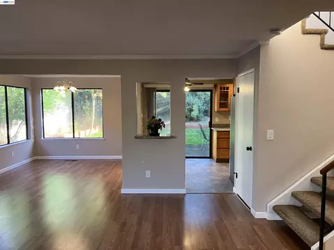 Living - 181 Yachtsman Dr, Vallejo, CA 94591 photo 5 of 5