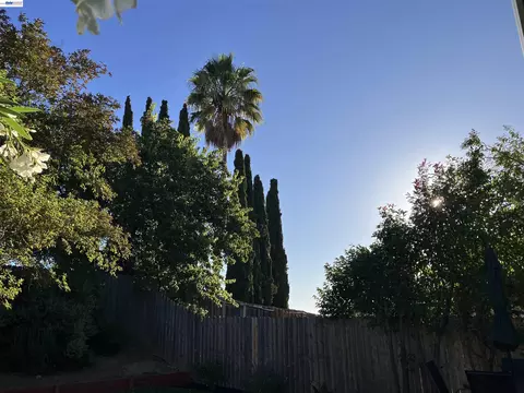 Exterior - 181 Yachtsman Dr, Vallejo, CA 94591 photo 8 of 15