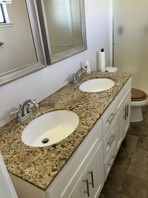 Bath - 181 Yachtsman Dr, Vallejo, CA 94591 photo 8 of 8