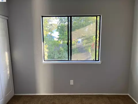 Bedroom - 181 Yachtsman Dr, Vallejo, CA 94591 photo 9 of 9