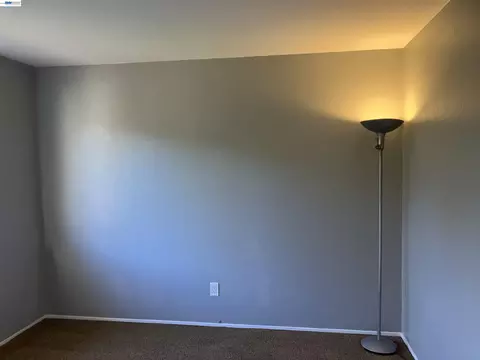 Bedroom - 181 Yachtsman Dr, Vallejo, CA 94591 photo 7 of 9