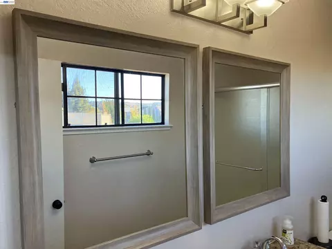 Bath - 181 Yachtsman Dr, Vallejo, CA 94591 photo 7 of 8