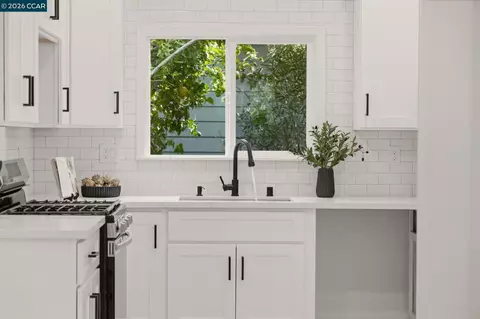 Kitchen - 3214 California St, Berkeley, CA 94703 photo 3 of 11